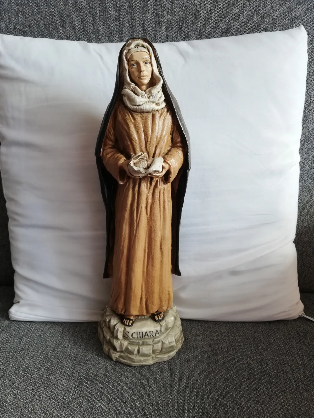 Sygnowana włoska figura Św. Klary – S. Chiara – M. Vincenzi – 32 cm