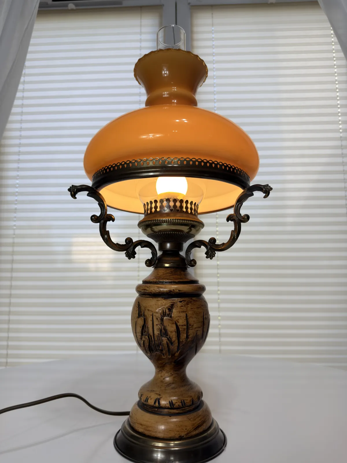 lampa stołowa naftowa vintage retro bursztynowy klosz