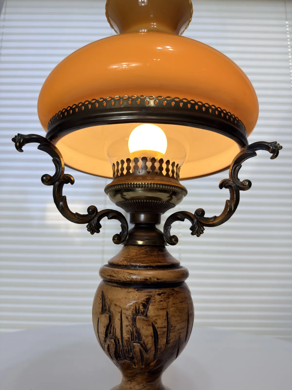 lampa stołowa naftowa vintage retro bursztynowy klosz