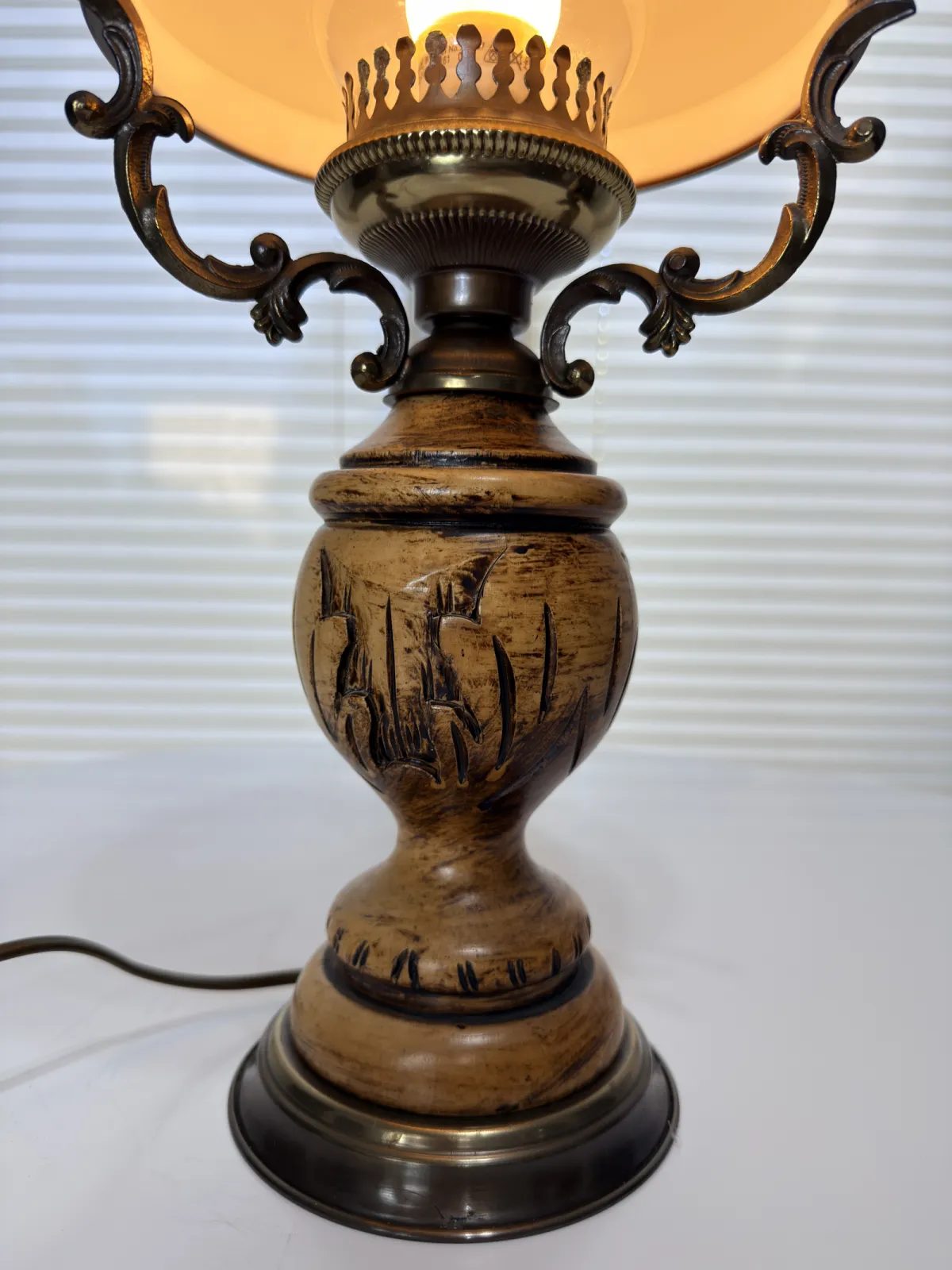 lampa stołowa naftowa vintage retro bursztynowy klosz