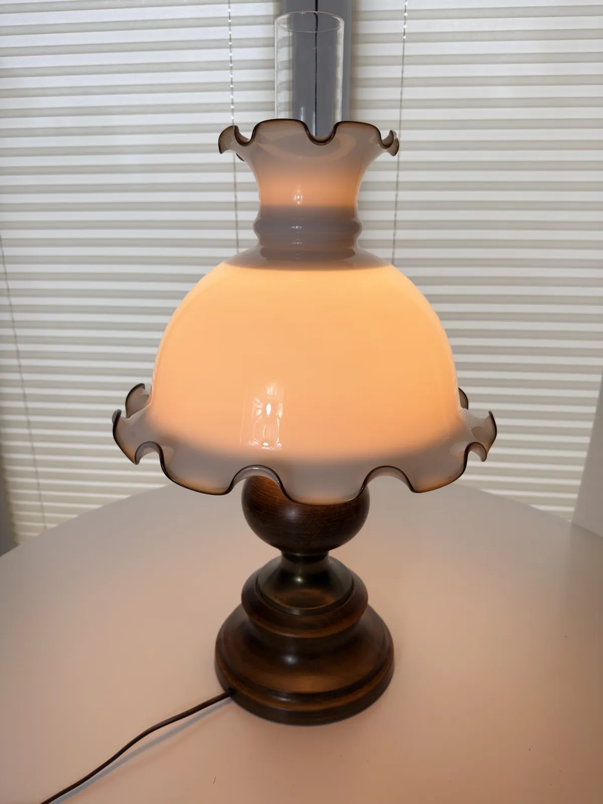 lampa stołowa naftowa vintage mleczny klosz