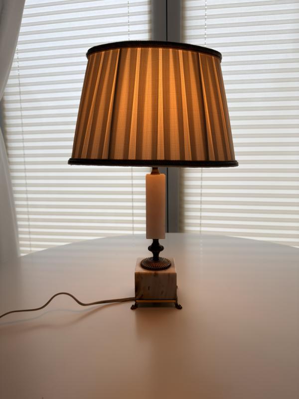 lampa stołowa vintage z kamienia i mosiądzu z abażurem