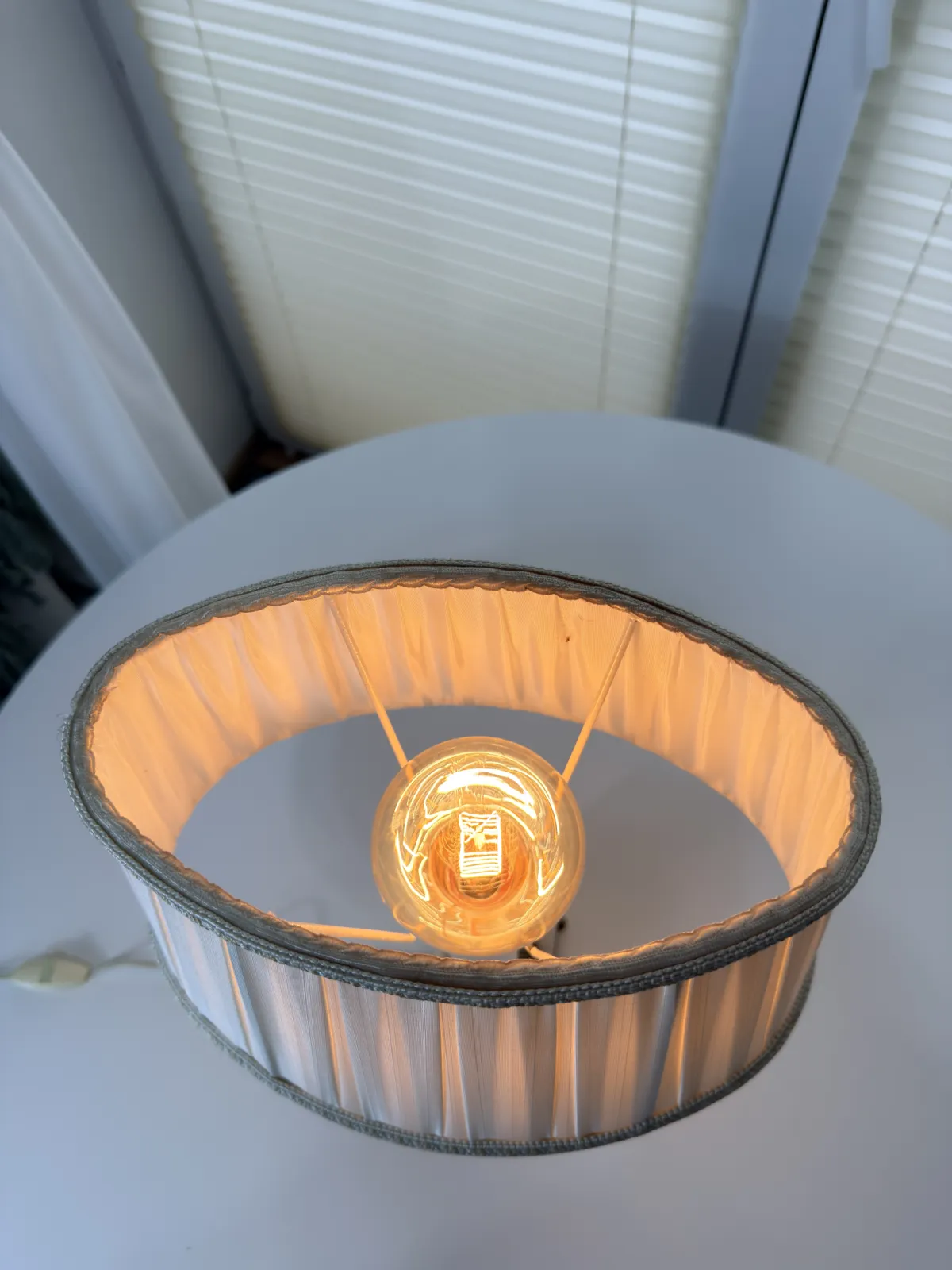 lampa stołowa vintage z kamienia i mosiądzu z abażurem