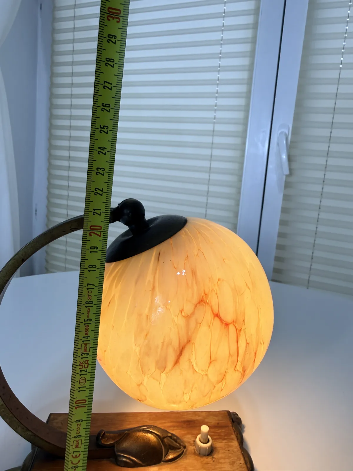 lampa stołowa vintage art déco z marmurkowym kloszem