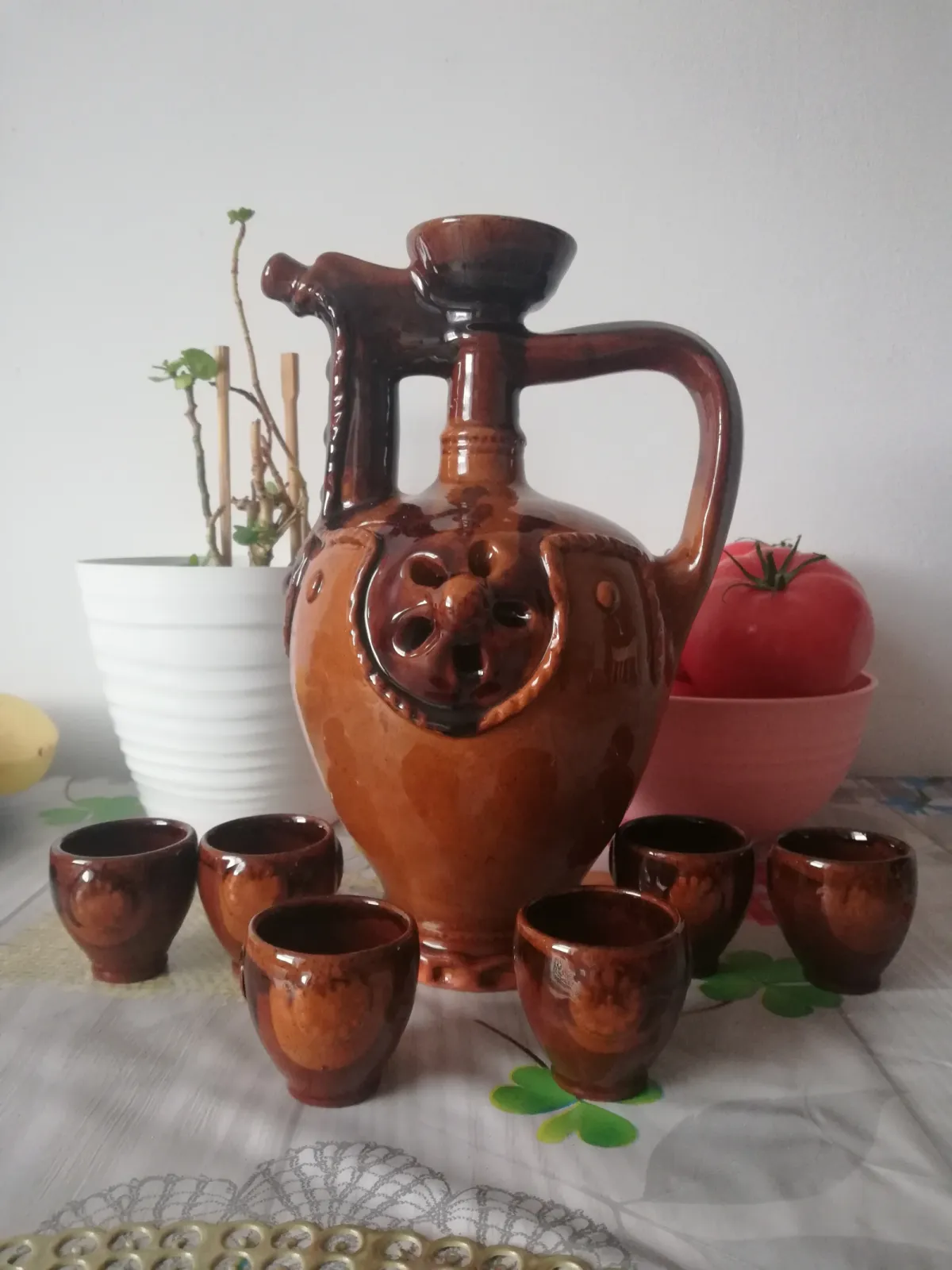 Ozdobny dzban ceramiczny vintage 24 cm + 6 kieliszków – ceramika retro