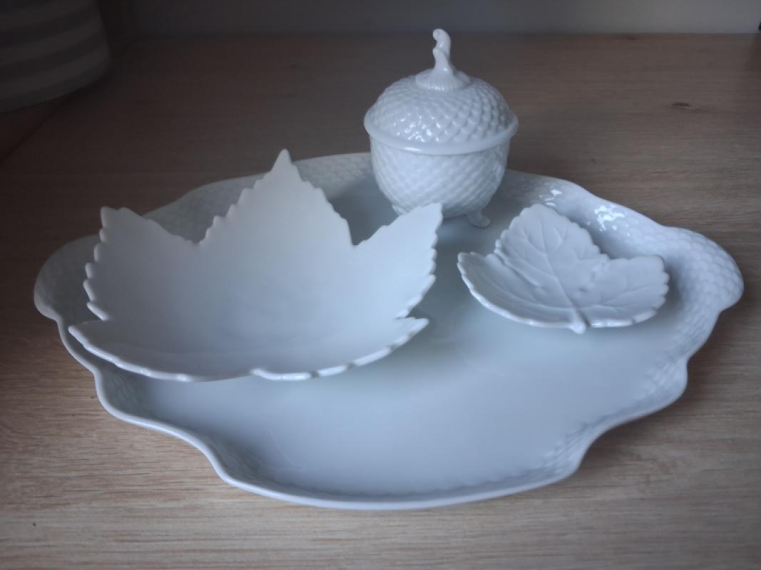 Ekskluzywny komplet białej porcelany Ludwigsburg – Liście i bombonierka