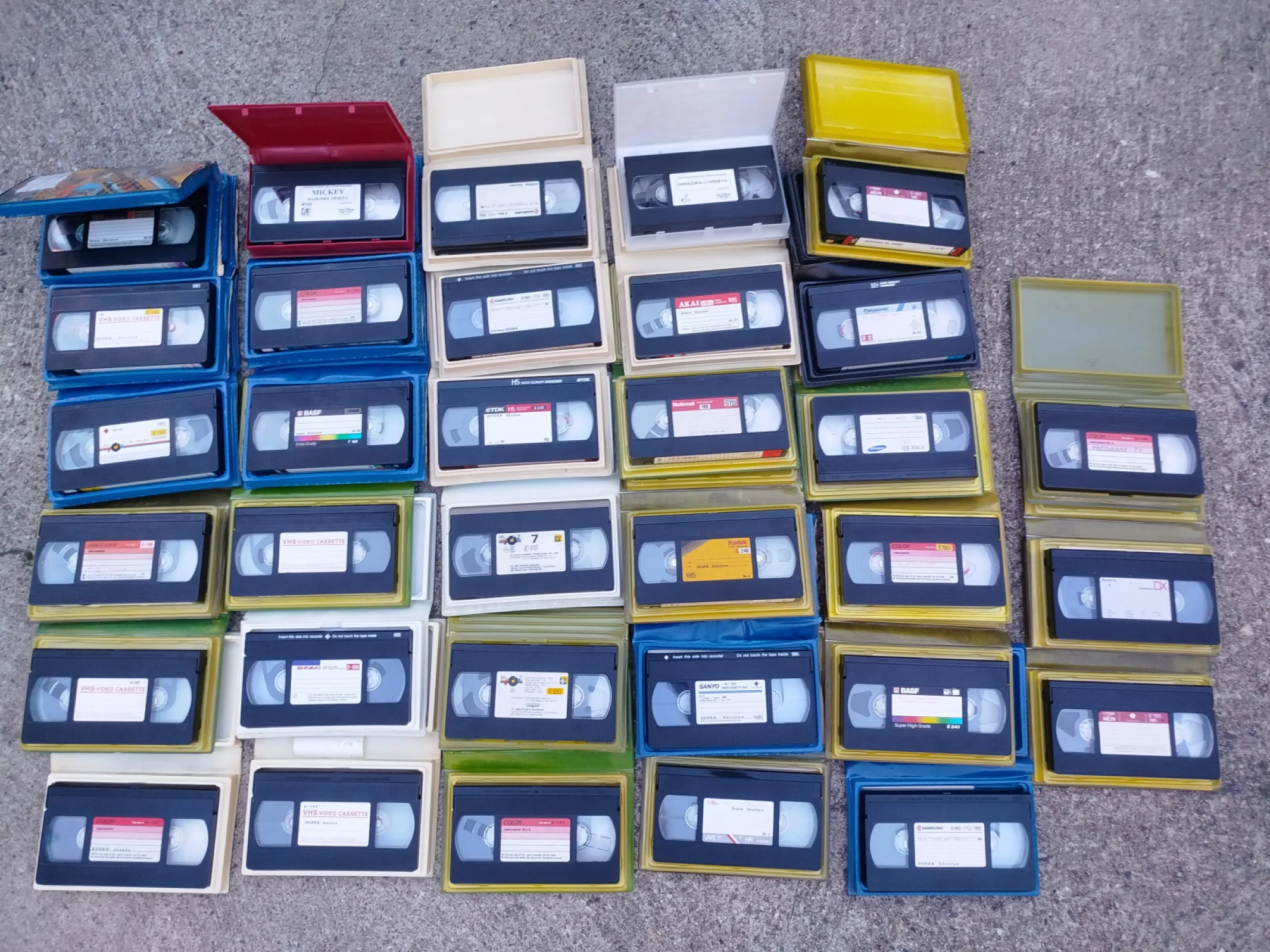 Kasety VHS 33 sztuki filmy