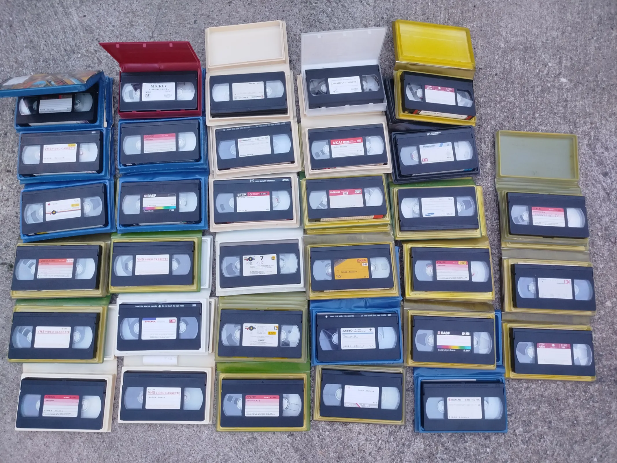 Kasety VHS 33 sztuki filmy