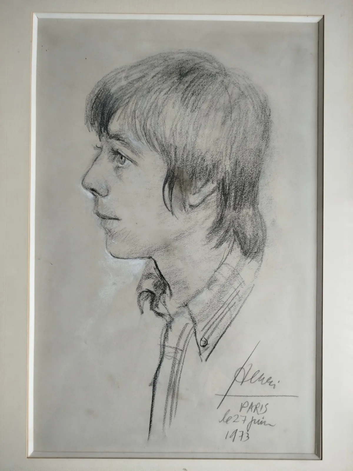 Portret młodego człowieka z Paryża z 1973 r.  Vintage rysunek w ramie i passe-partout