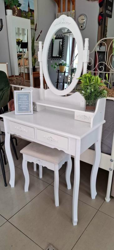 Nowa toaletka + taboret.