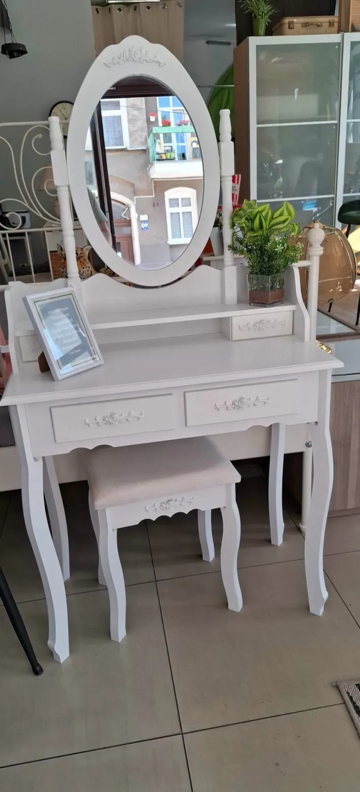 Nowa toaletka + taboret.