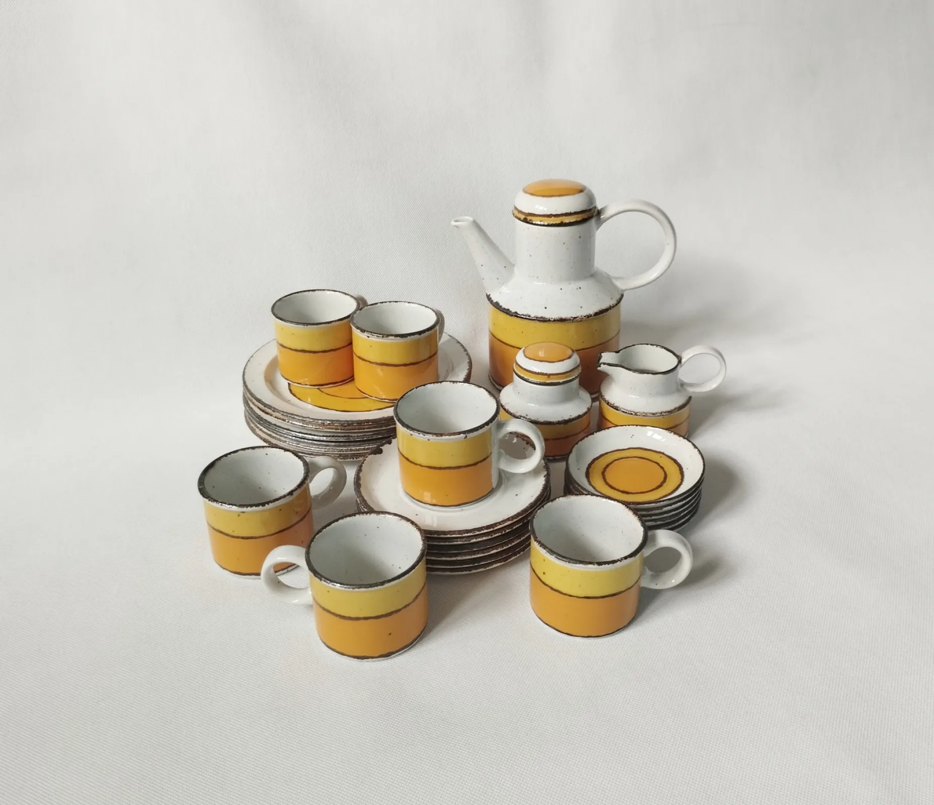 Serwis dla 6 osób Midwinter Pottery Stonehenge Sun Kamionka angielska lata 70