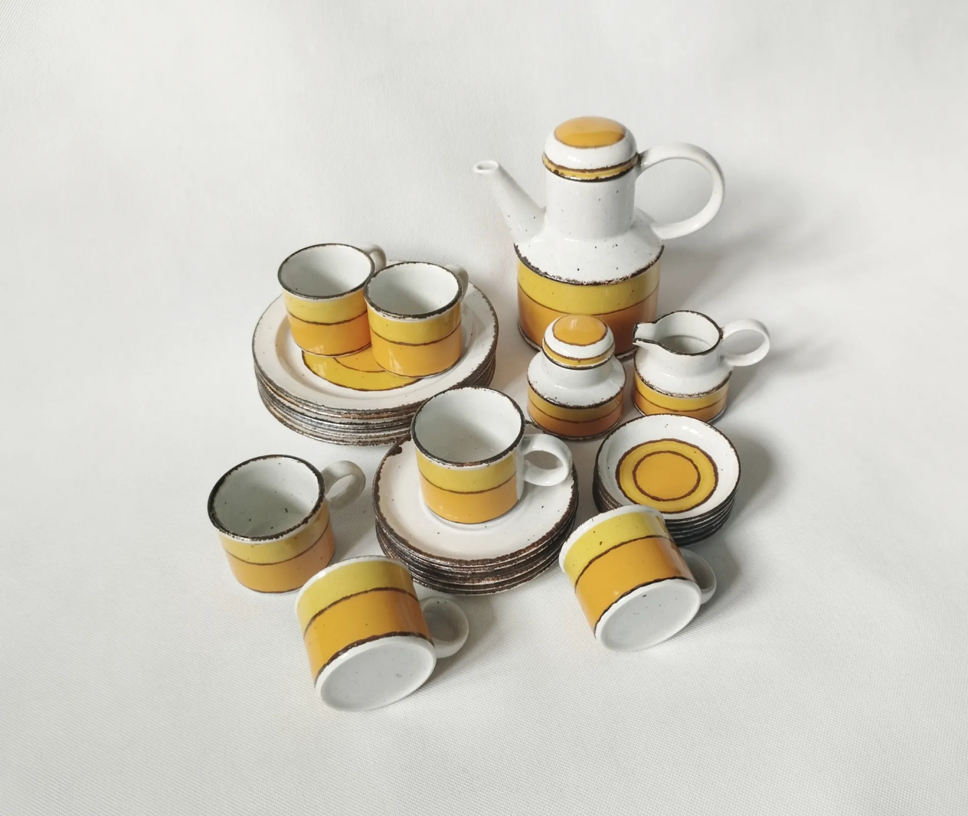 Serwis dla 6 osób Midwinter Pottery Stonehenge Sun Kamionka angielska lata 70