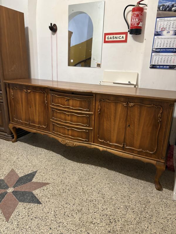 Komoda w stylu Ludwikowym