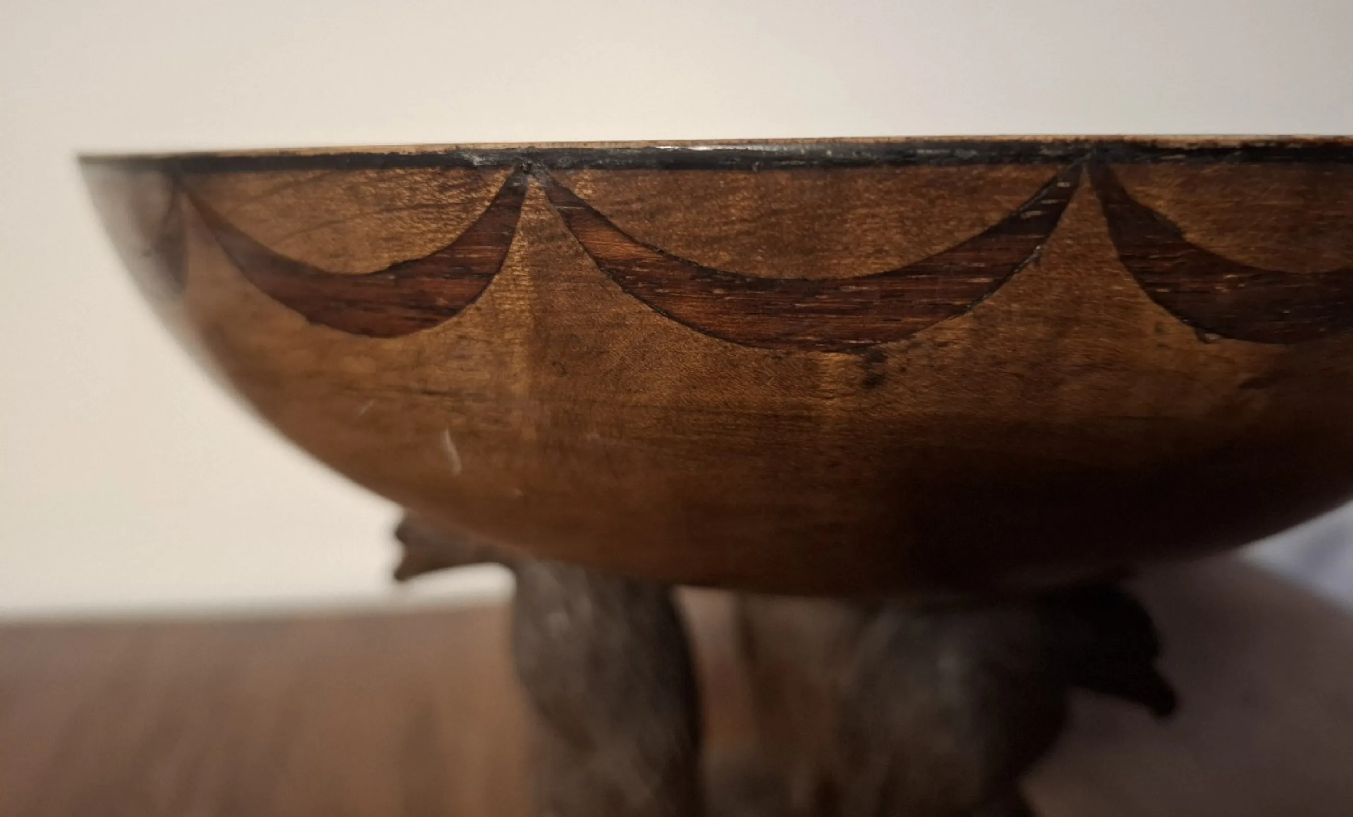 Biedermeier rzeźbione 3 orły misa orzech z inkrustacją Unikat