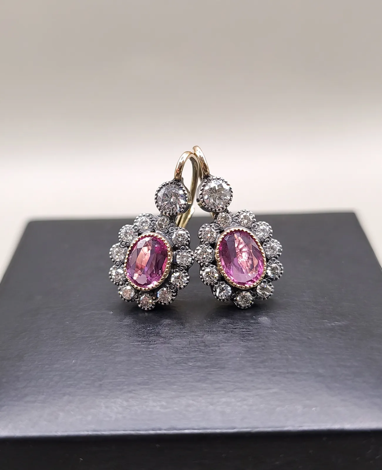 Ekskluzywne Kolczyki z Rubinami i Diamentami (1.20 ct) – Klasyka i Elegancja