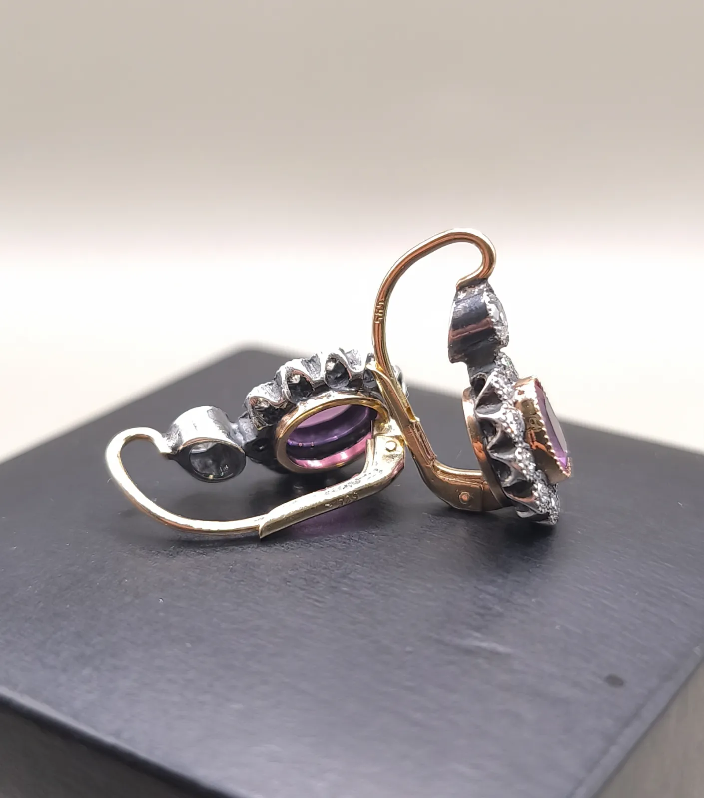 Ekskluzywne Kolczyki z Rubinami i Diamentami (1.20 ct) – Klasyka i Elegancja