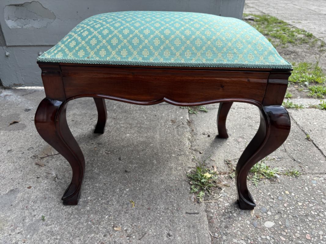 Schodki / taboret ze schowkiem – zielone obicie