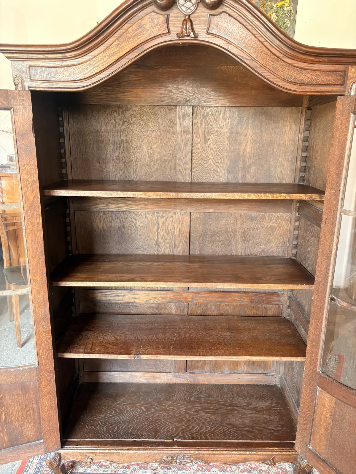 Witryna dębowa rzeźbiona / biblioteka/vintage