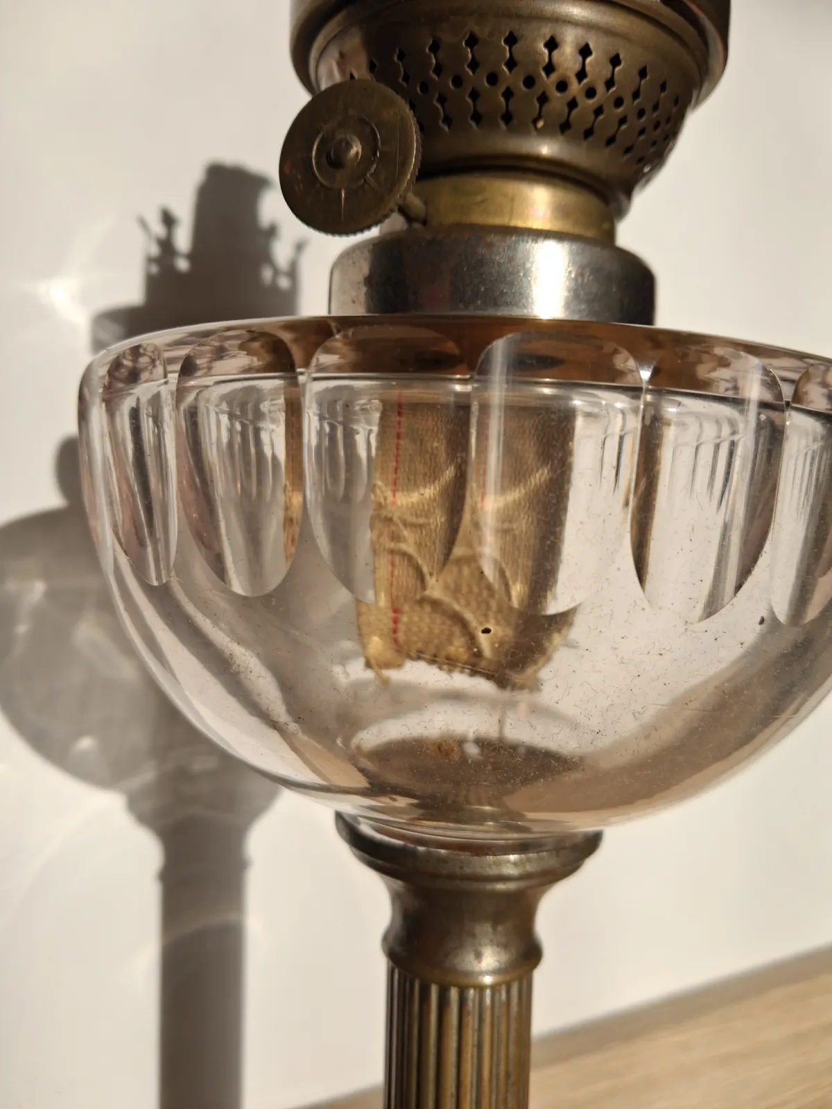 lampa naftowa z brązu piękny zabytek z początku XX w.