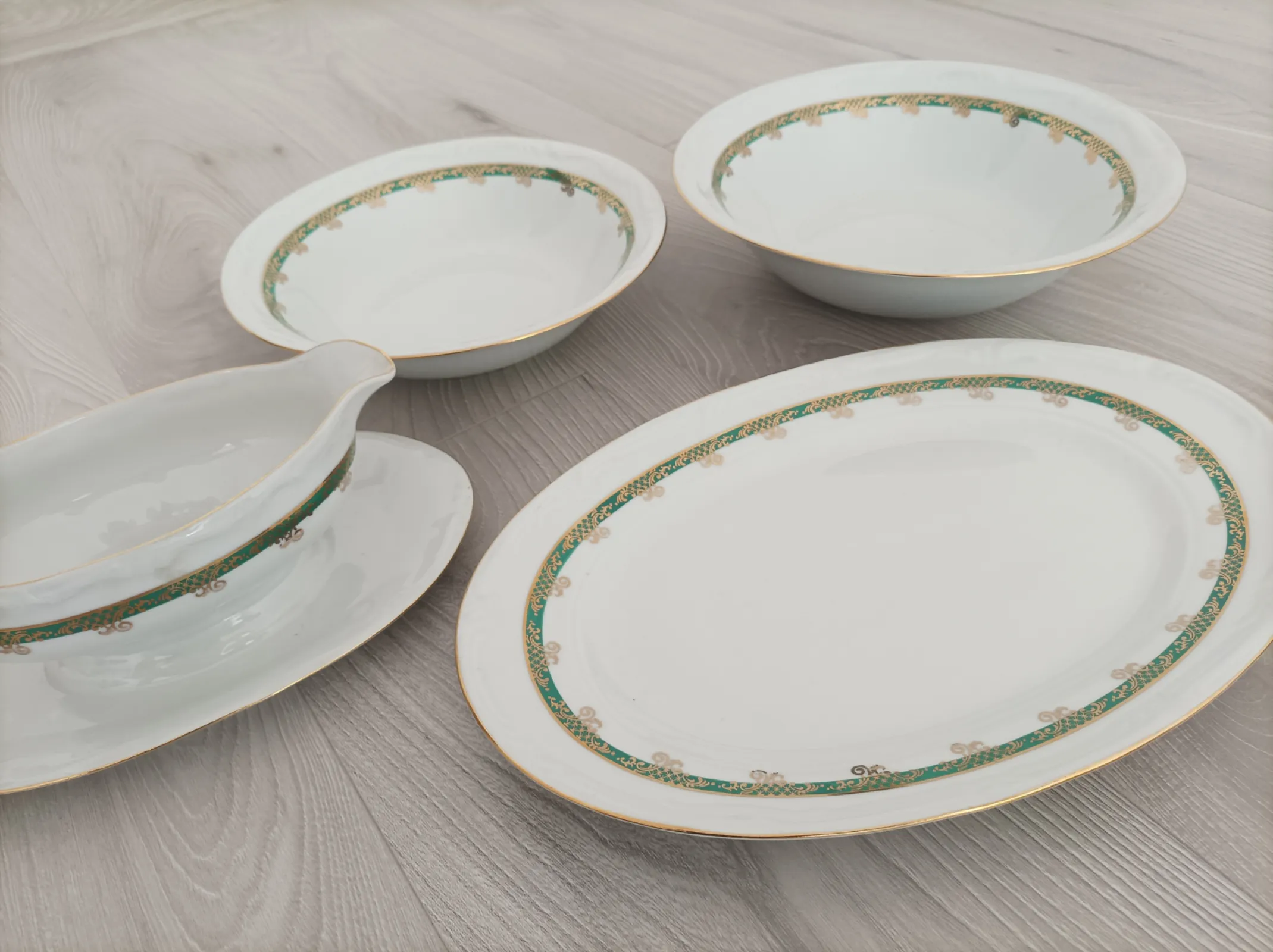 Zastawa stołowa porcelanowa