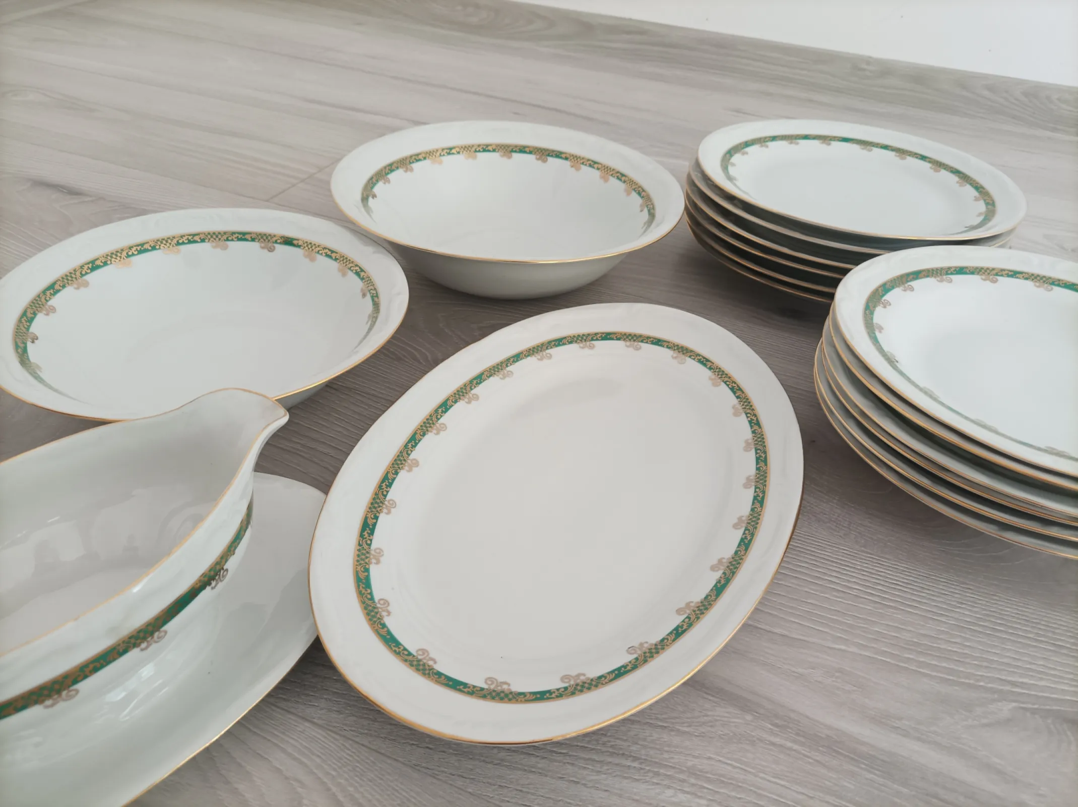 Zastawa stołowa porcelanowa