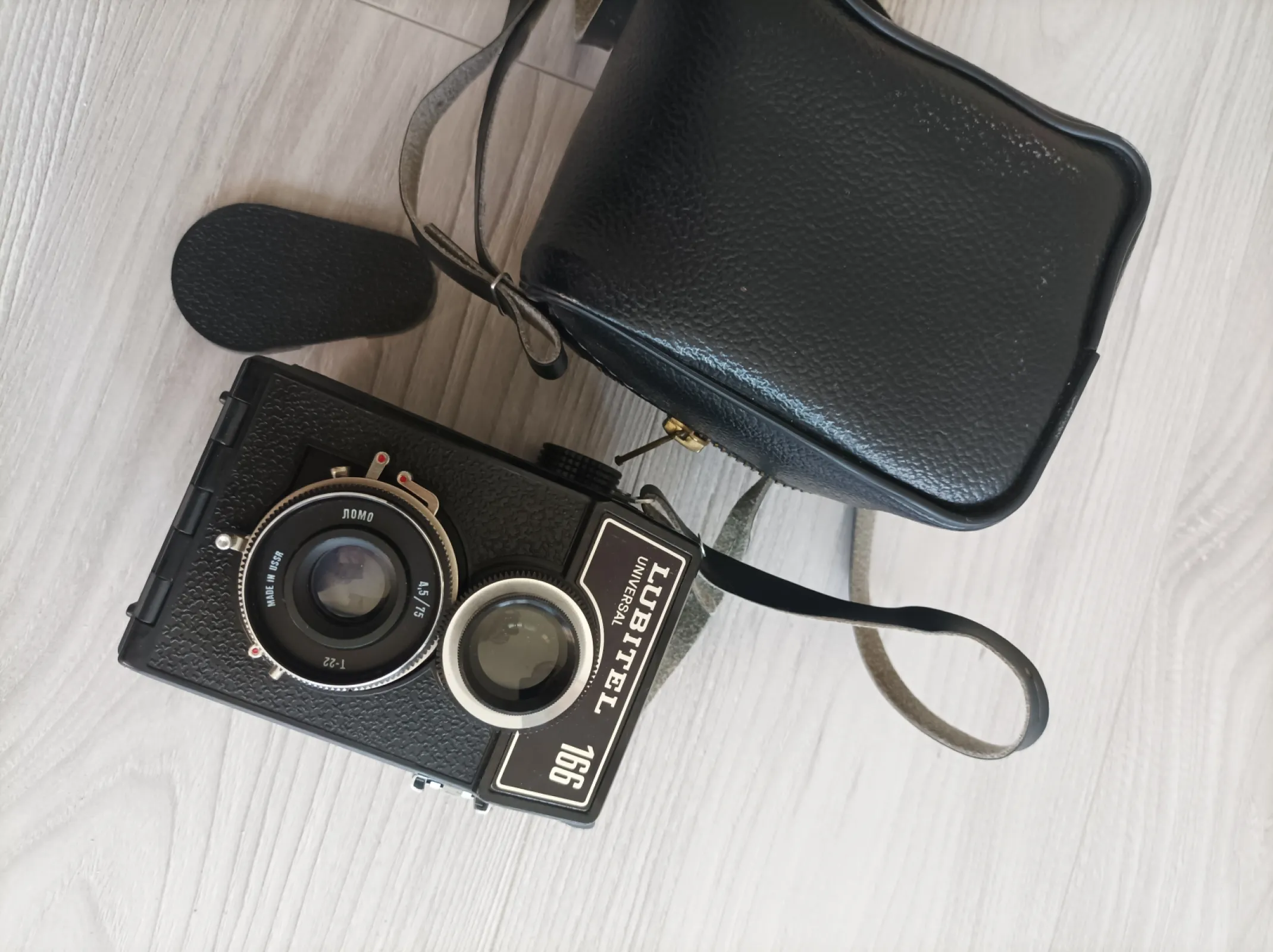 Stary aparat fotograficzny lubitel