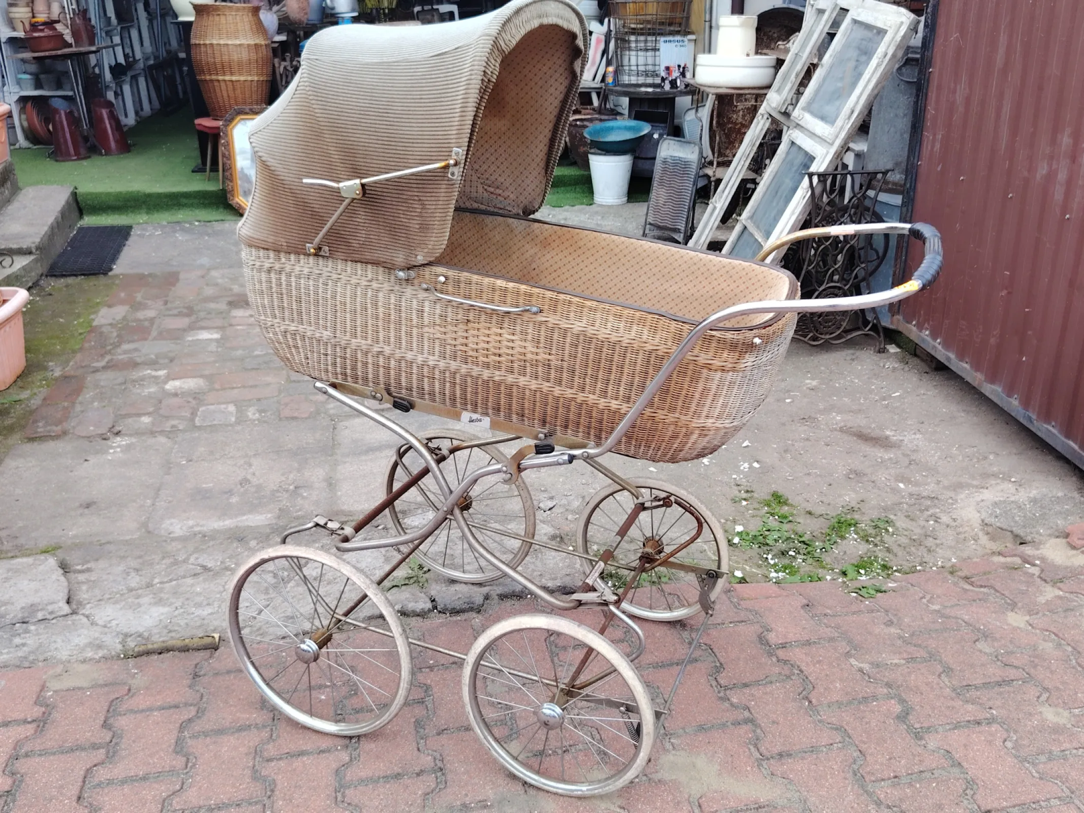 Wózek dziecięcy retro
