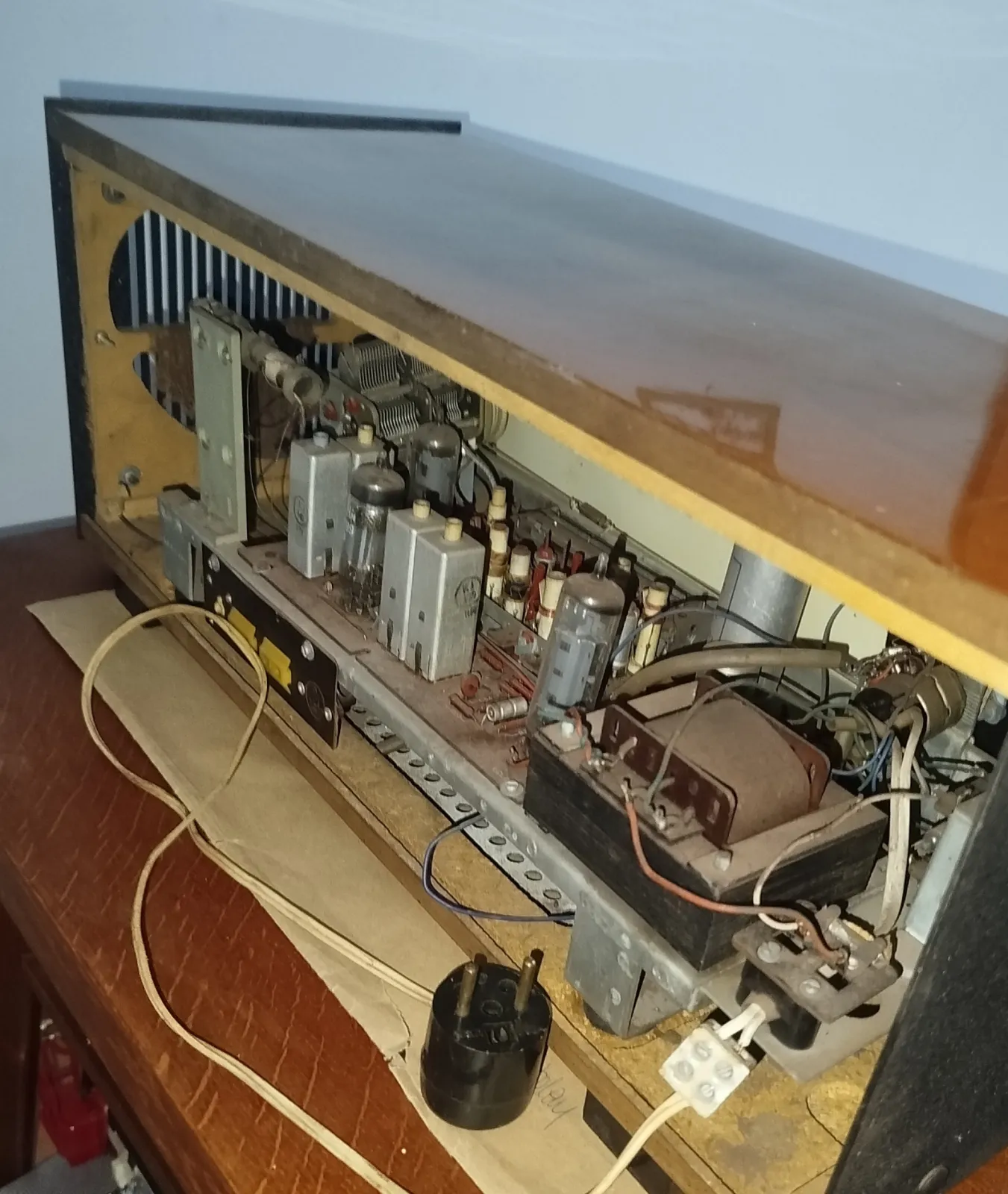 Stylowe radio Diora PRL – wyjątkowy klimat vintage / do renowacji