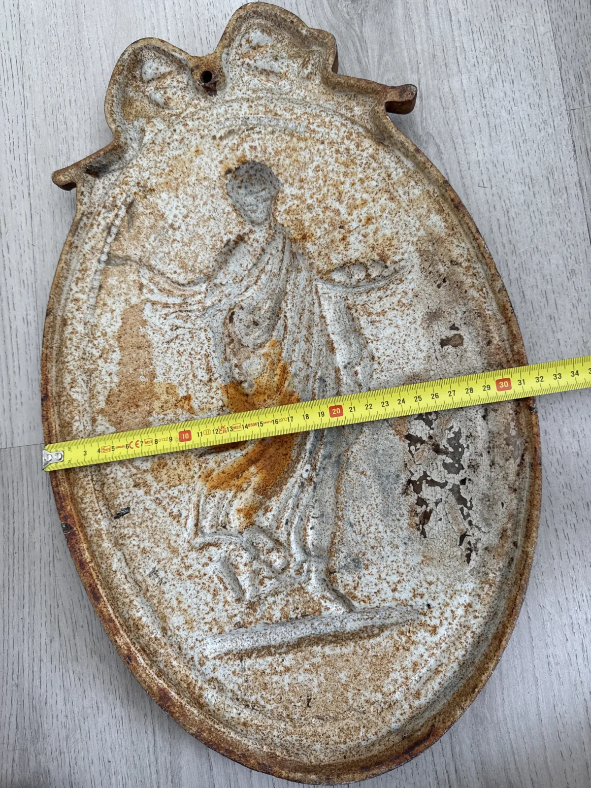 Zabytkowy żeliwny relief płaskorzeźba obraz