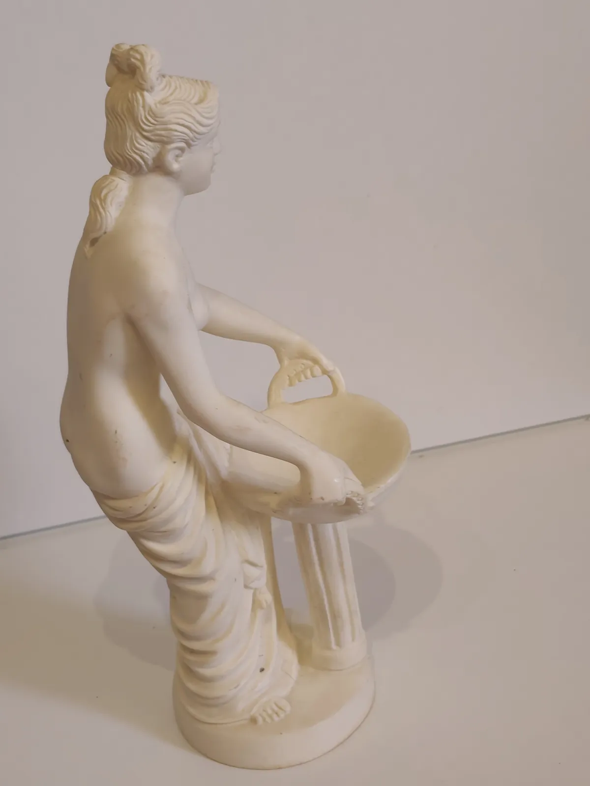 Figurka z alabastru Bogini Hestia Włoska manufaktura