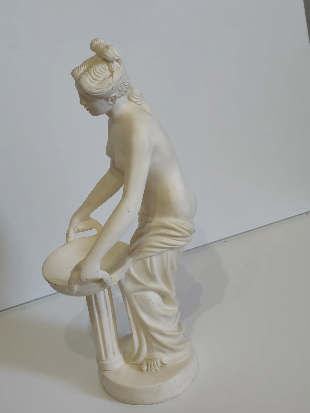 Figurka z alabastru Bogini Hestia Włoska manufaktura