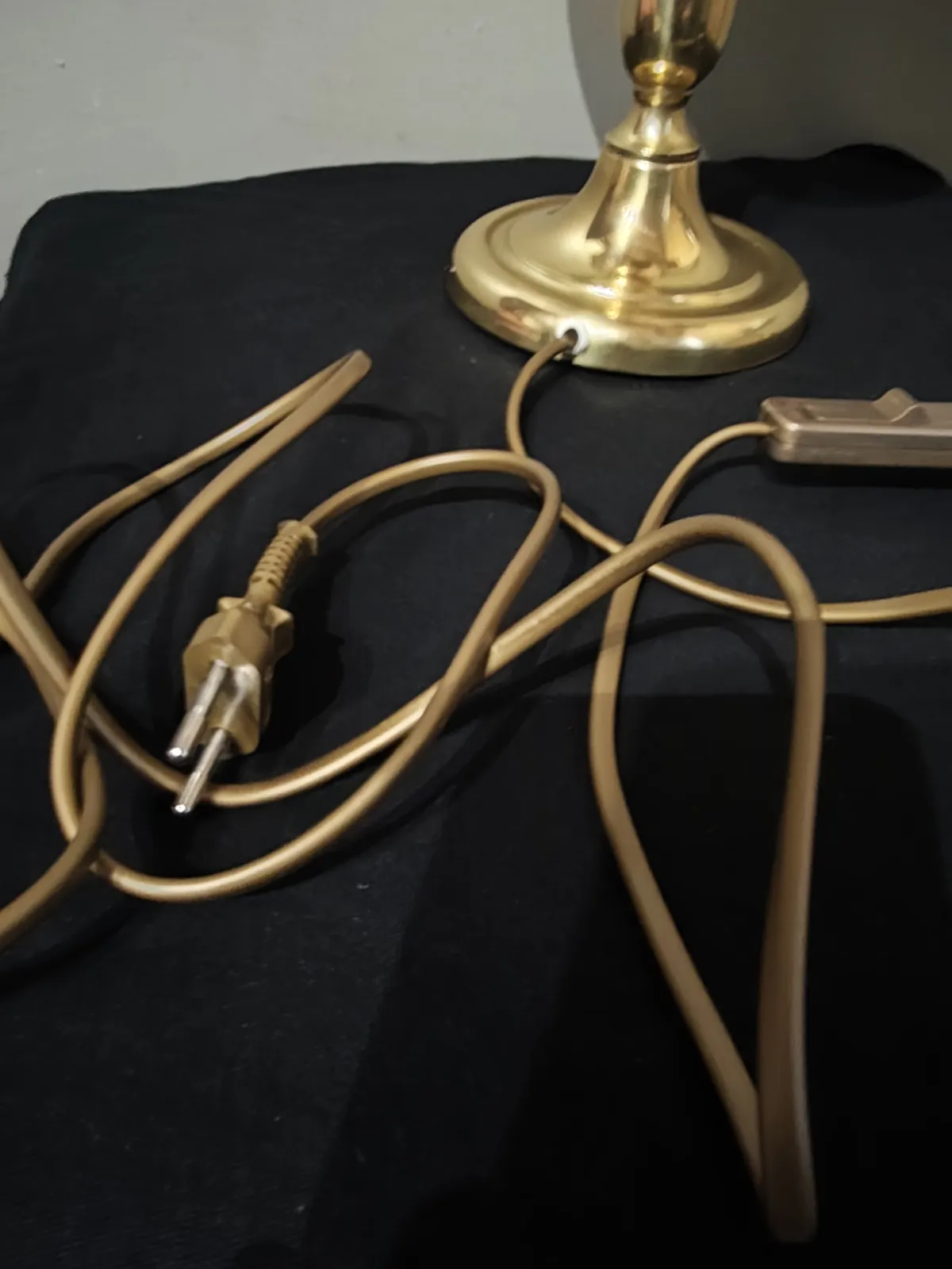 Piękna mosiężna Lampa