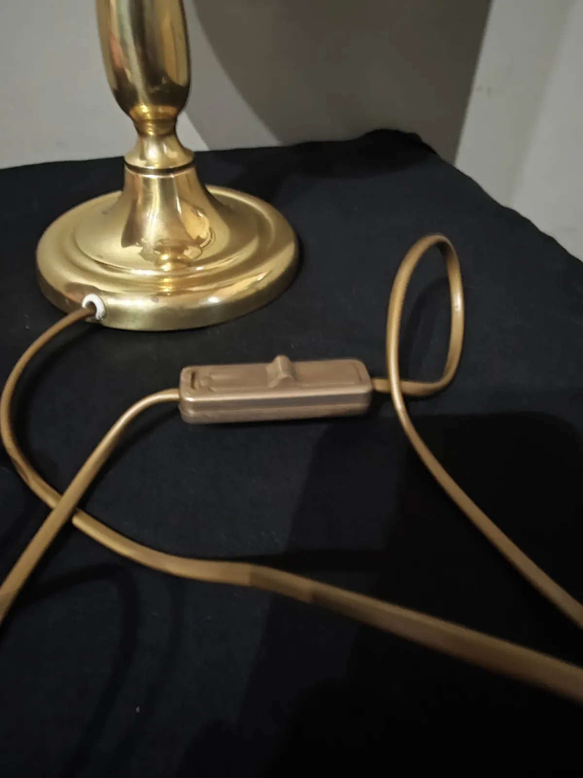 Piękna mosiężna Lampa
