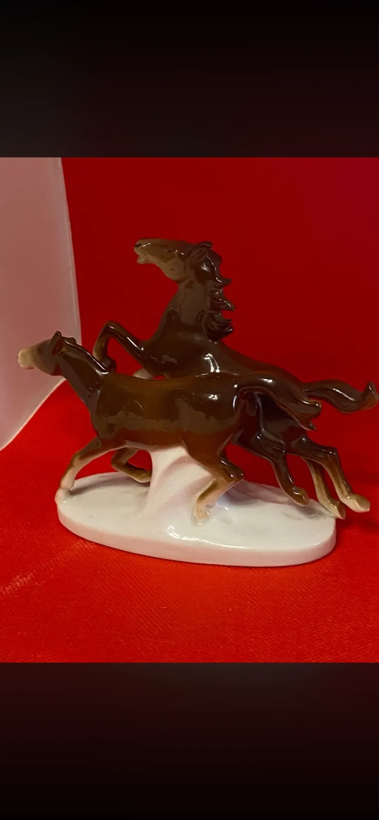 Figurka -konie w galopie -GRAFENTHAL