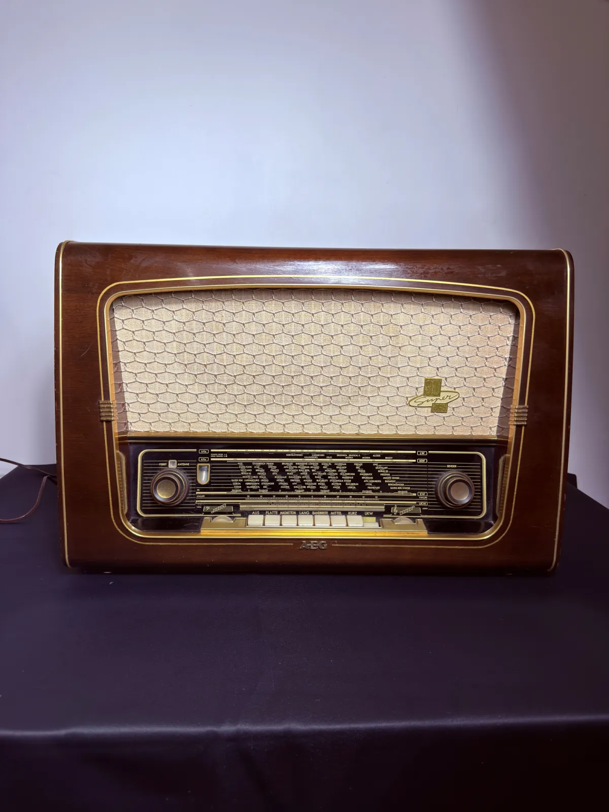 Radio lampowe AEG Super 4075 WD 3D Raumklang – Made in Western Germany