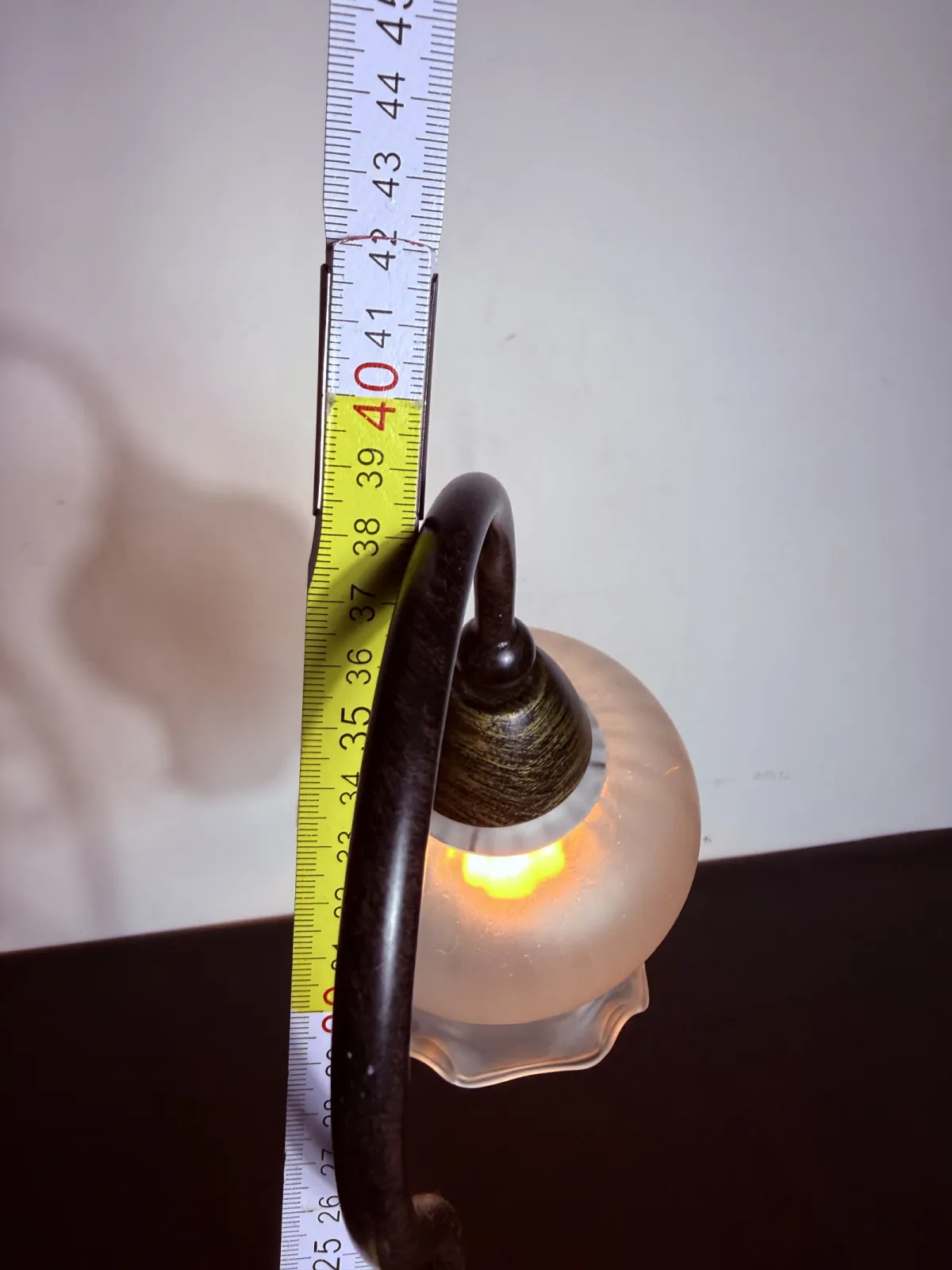 Stylowa lampa stołowa Retro Vintage z ręcznie formowanym szklanym kloszem