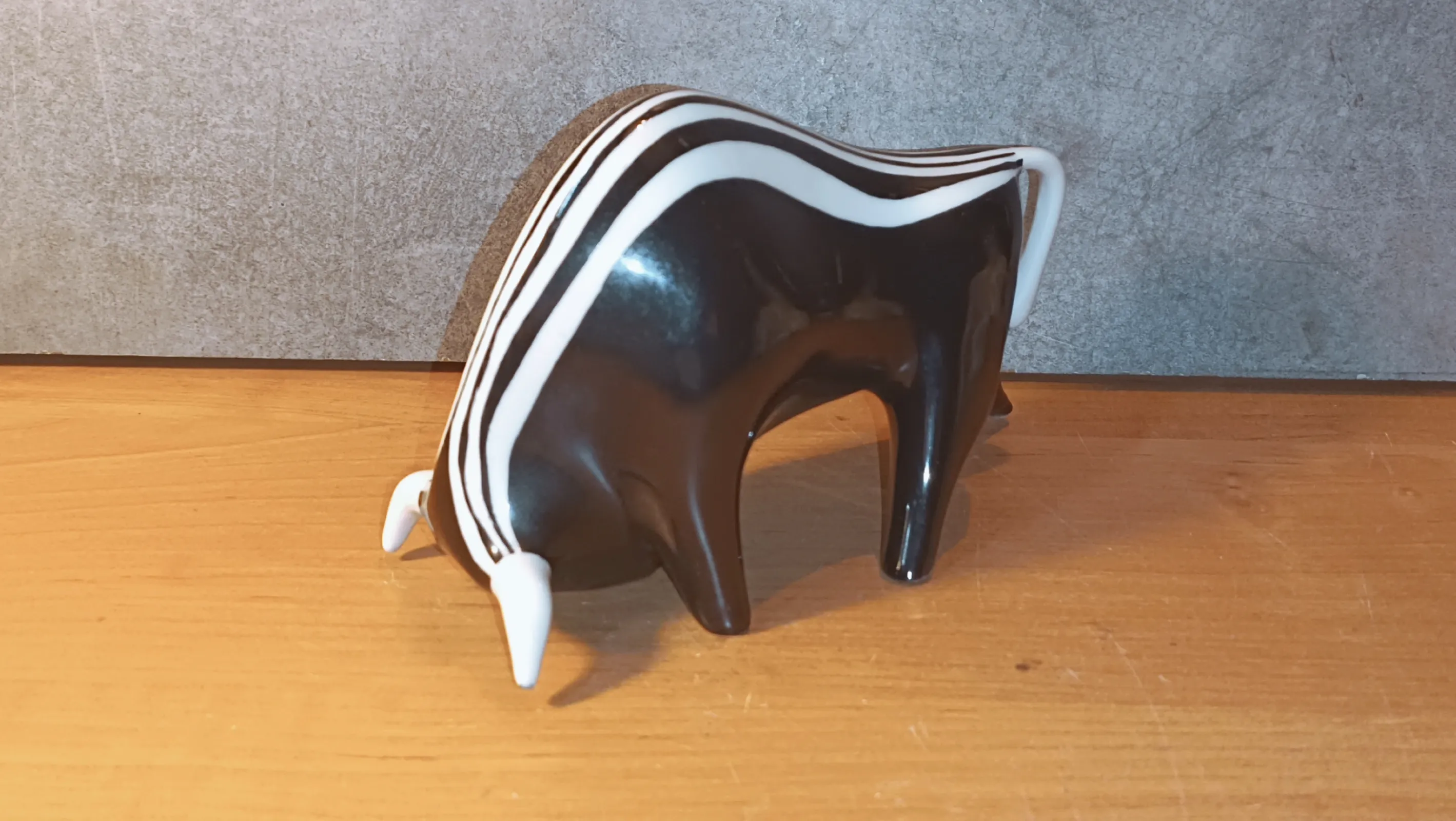 Figurka "Żubr" Bogucice, proj. Mieczysław Naruszewicz