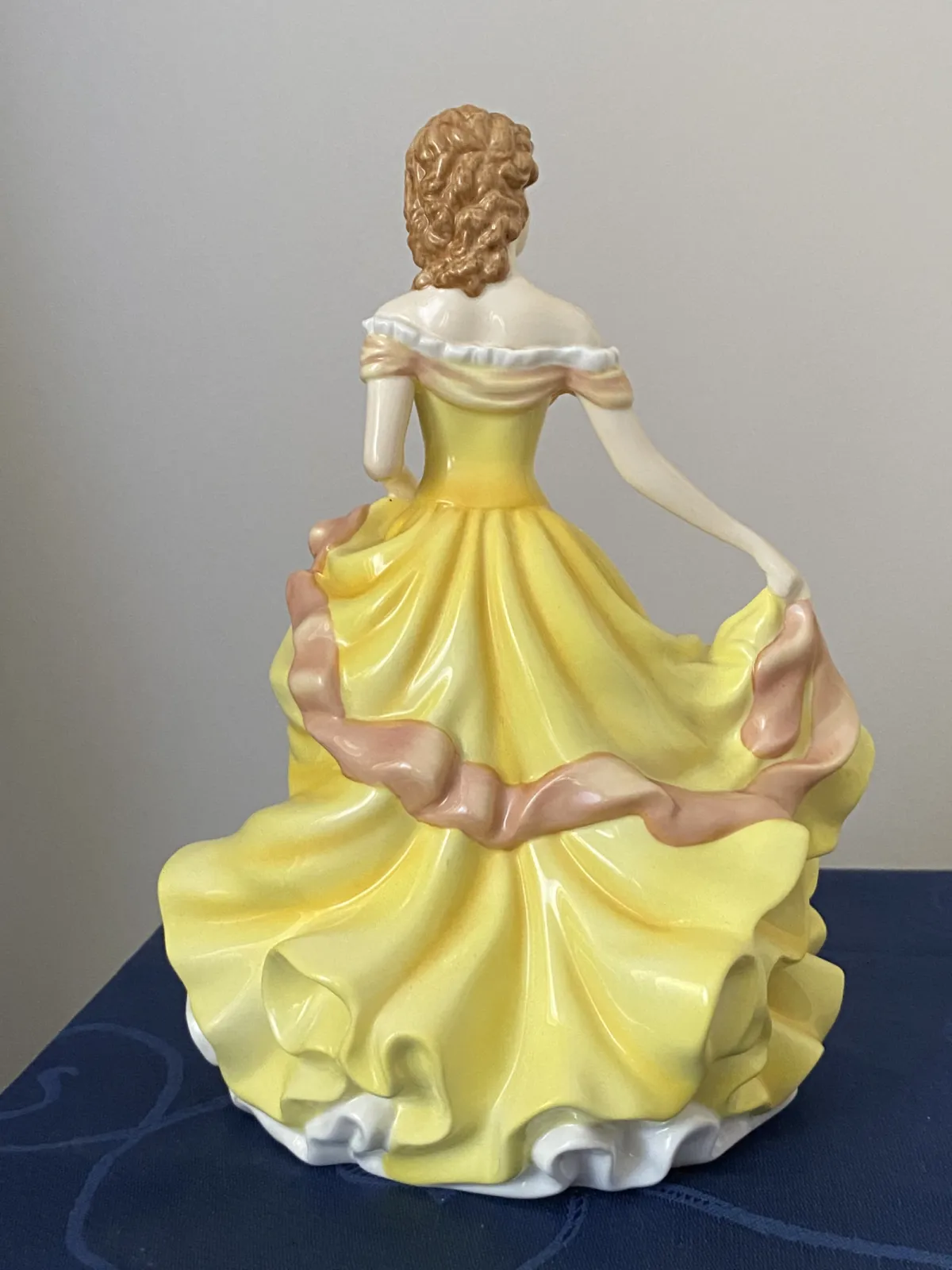 Figurka damy -ROYAL DOULTON -SUMMER