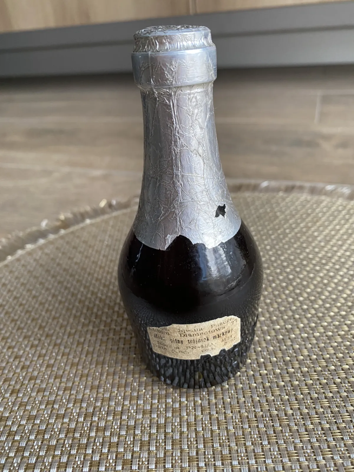 Oryginalny miód pitny w butelce z PRL – Trójniak OSP Lublin (Lata 80.) 250ml