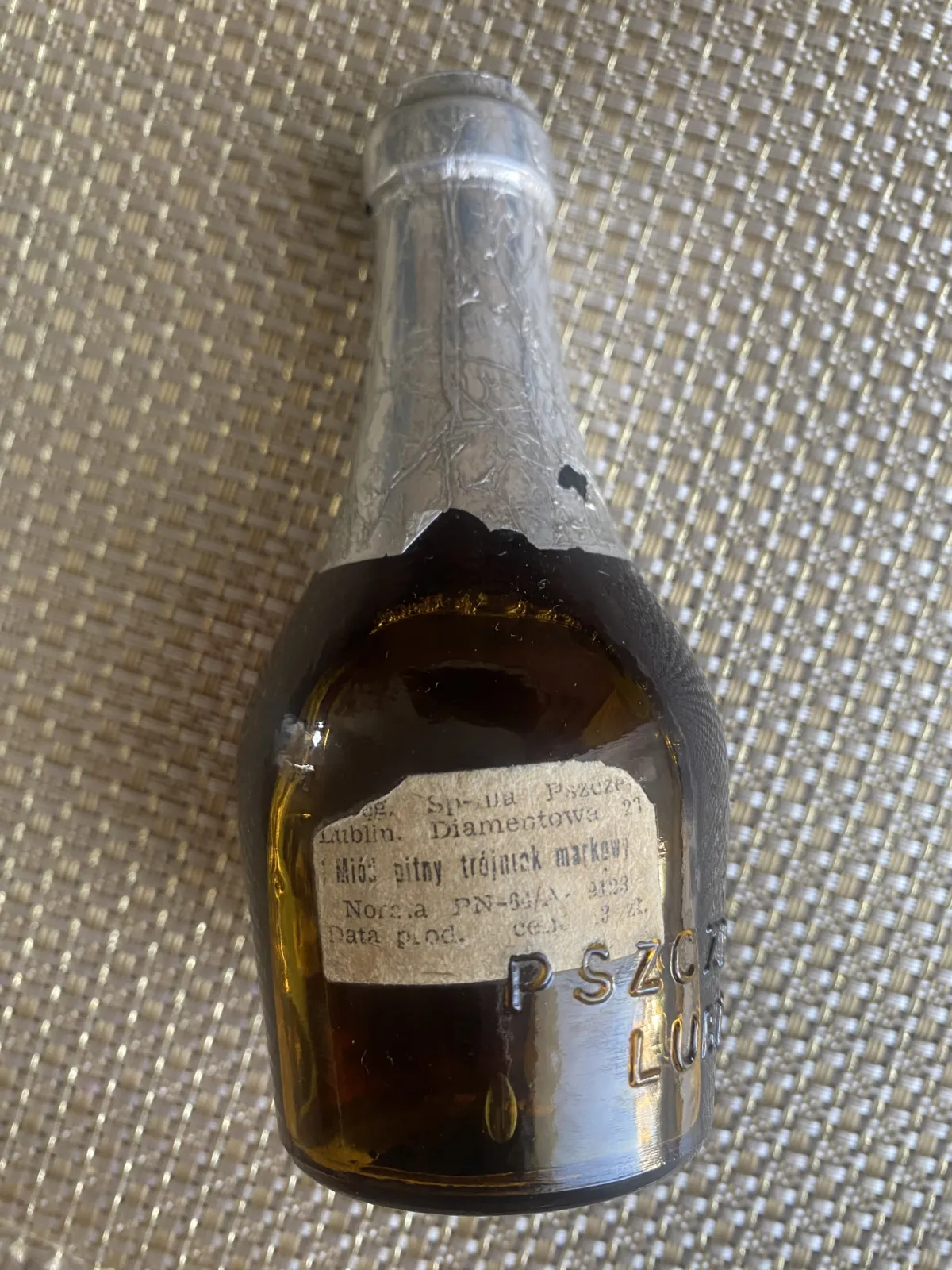 Oryginalny miód pitny w butelce z PRL – Trójniak OSP Lublin (Lata 80.) 250ml