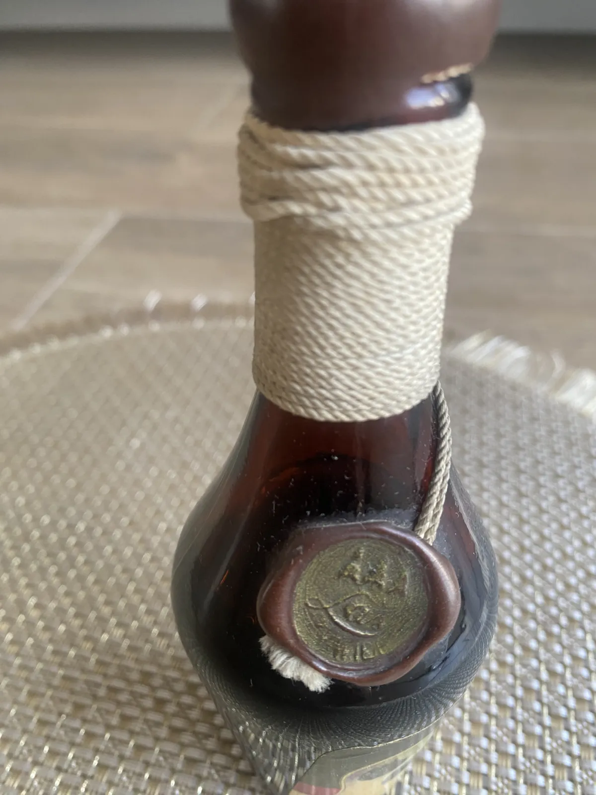 Kolekcjonerska butelka PRL z Winem Jeżynowym BESKID Blackberry Vintage AGROS