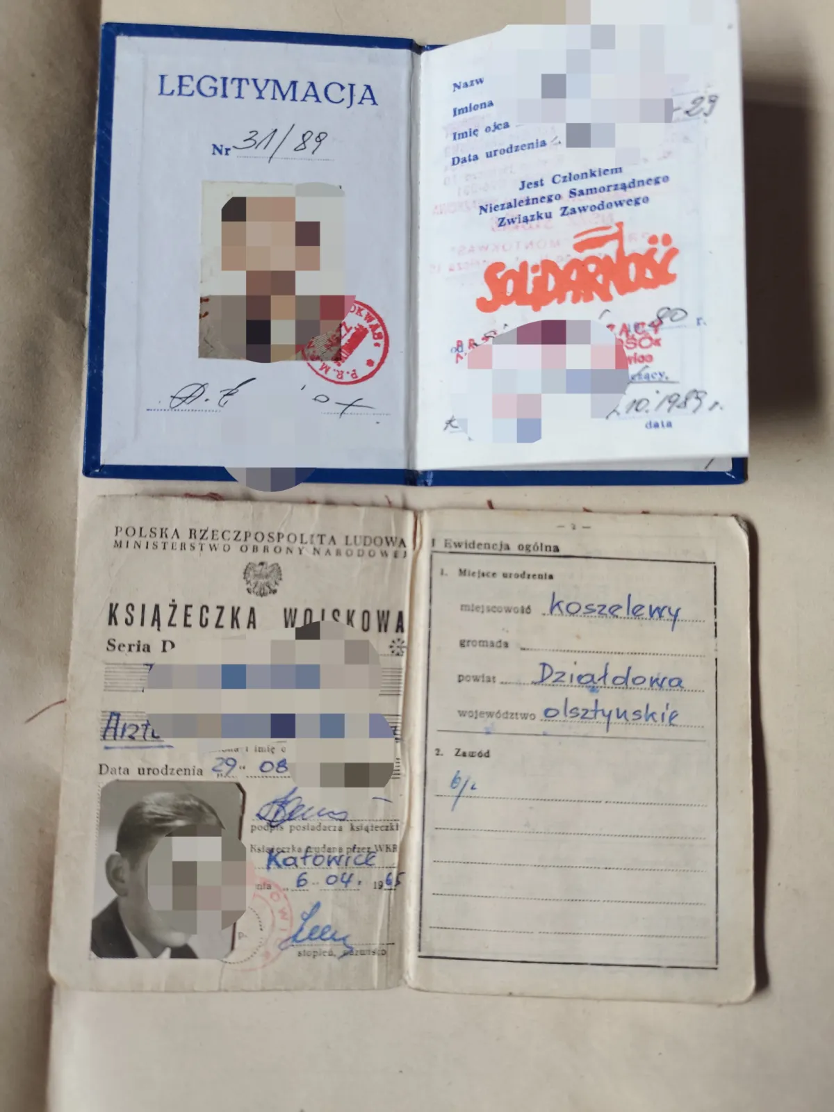 Zestaw dokumentów z PRL po jednej osobie