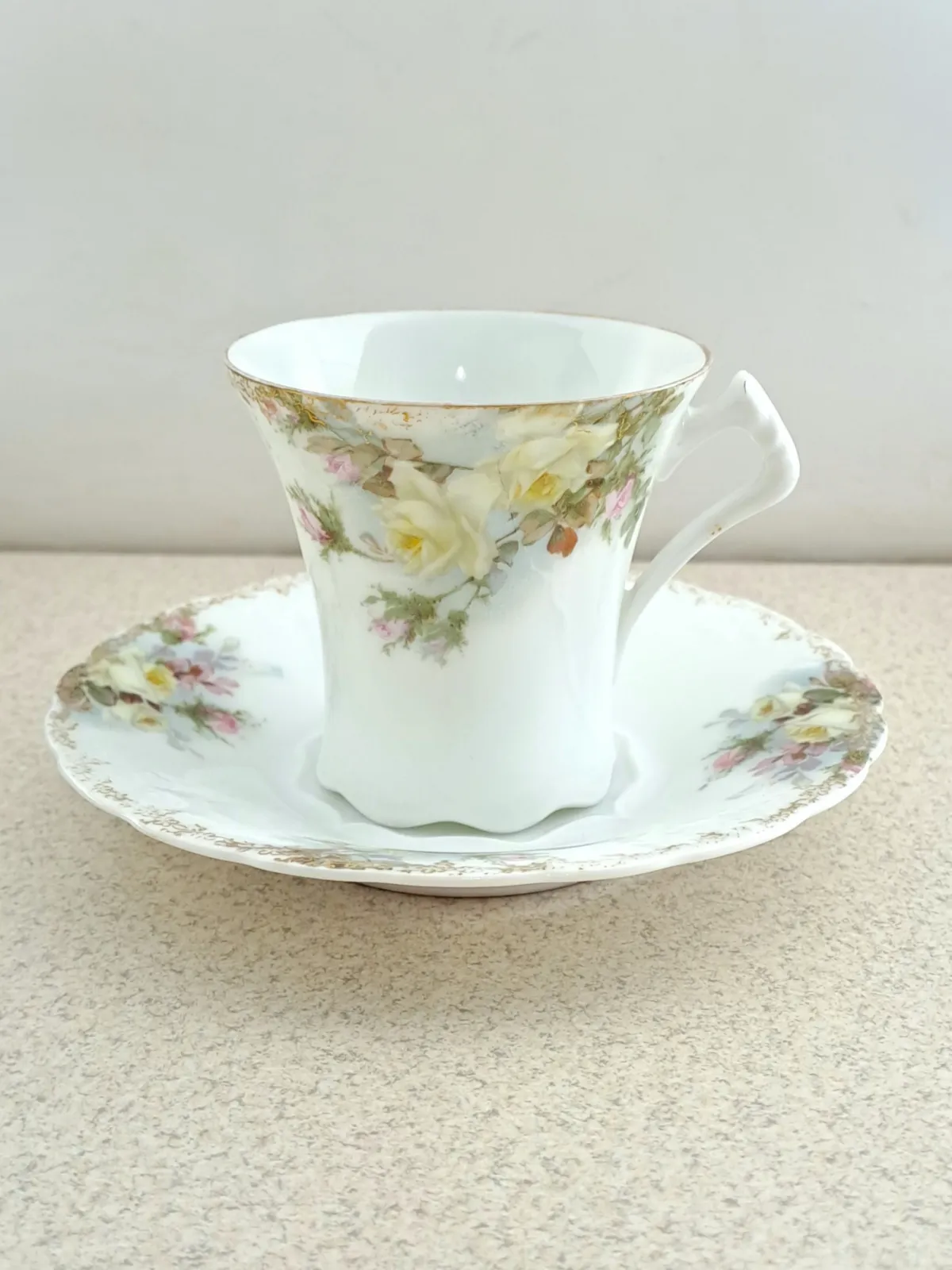 Przepiękna secesyjna filiżanka J&C Flora Jaeger & Co 1898/1923 r. cienkościenna porcelana