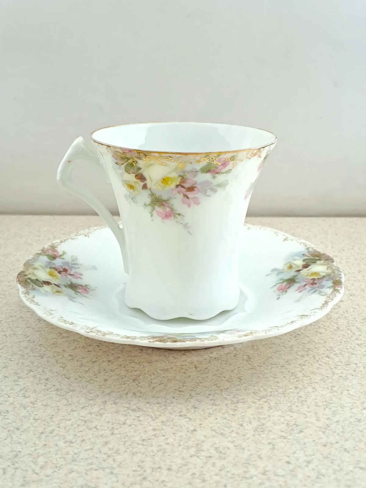 Przepiękna secesyjna filiżanka J&C Flora Jaeger & Co 1898/1923 r. cienkościenna porcelana