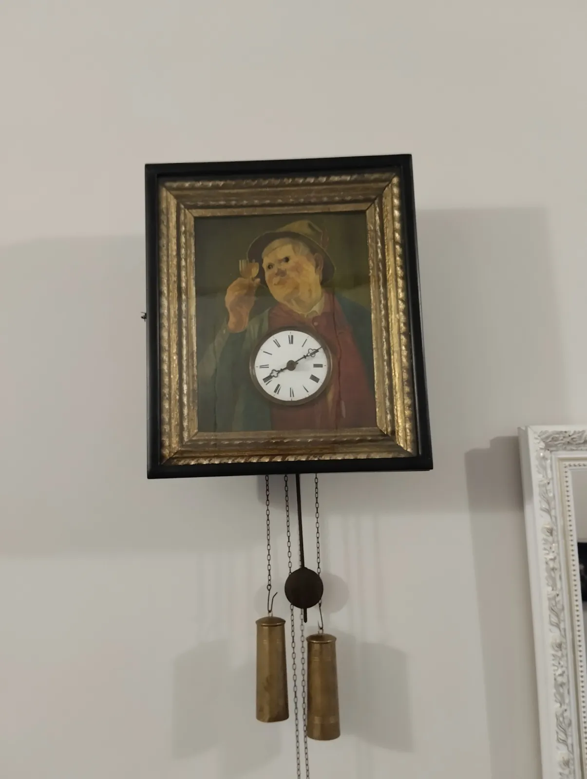 Zegar szwarcwaldzki z ruchomymi oczami.