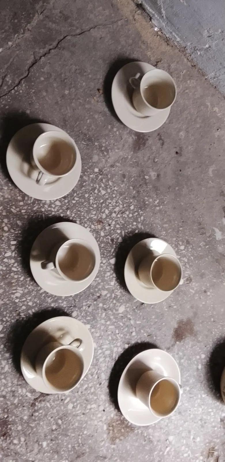 Sprzedam dwa zestawy talerzy i zestawy porcelanowe
