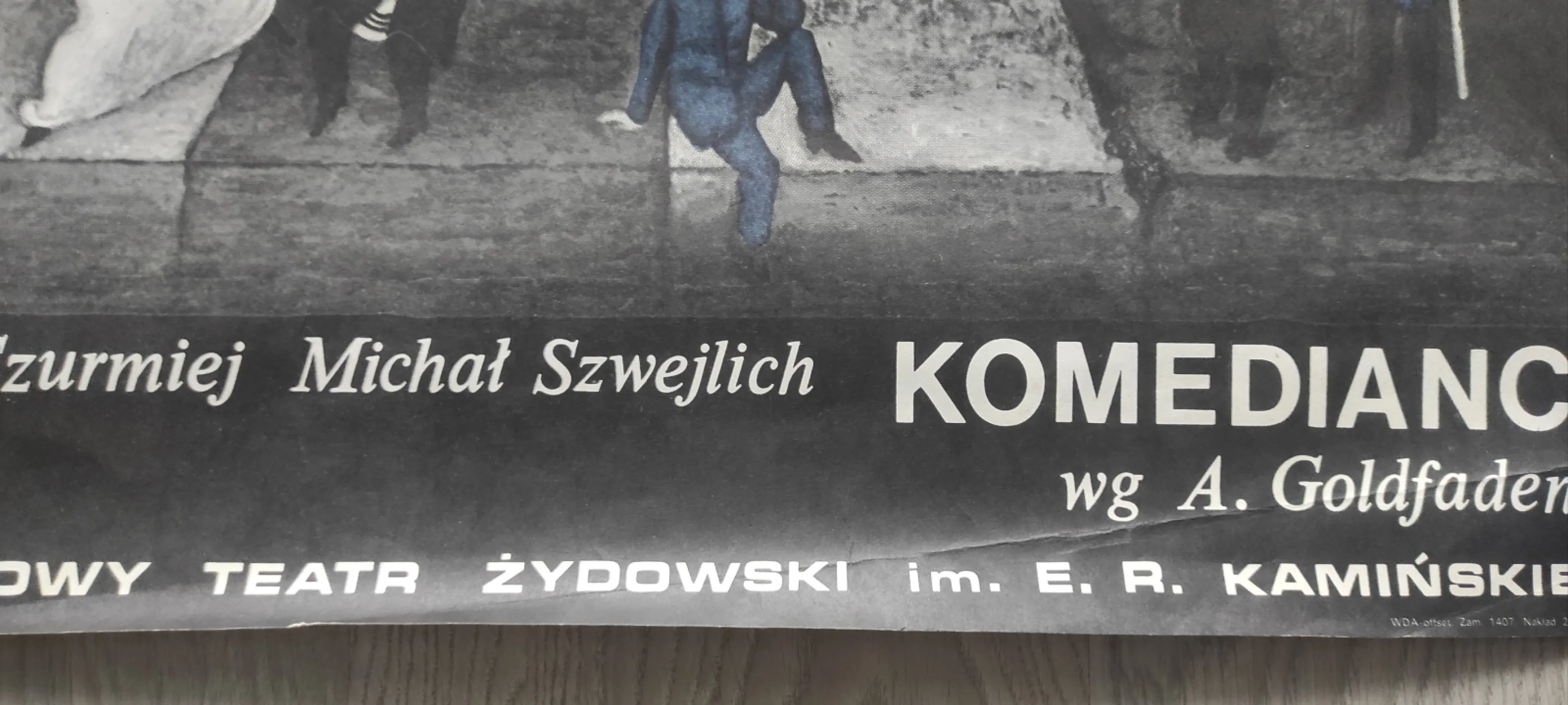 Plakat teatralny do sztuki "Komedianci" z 1976r
