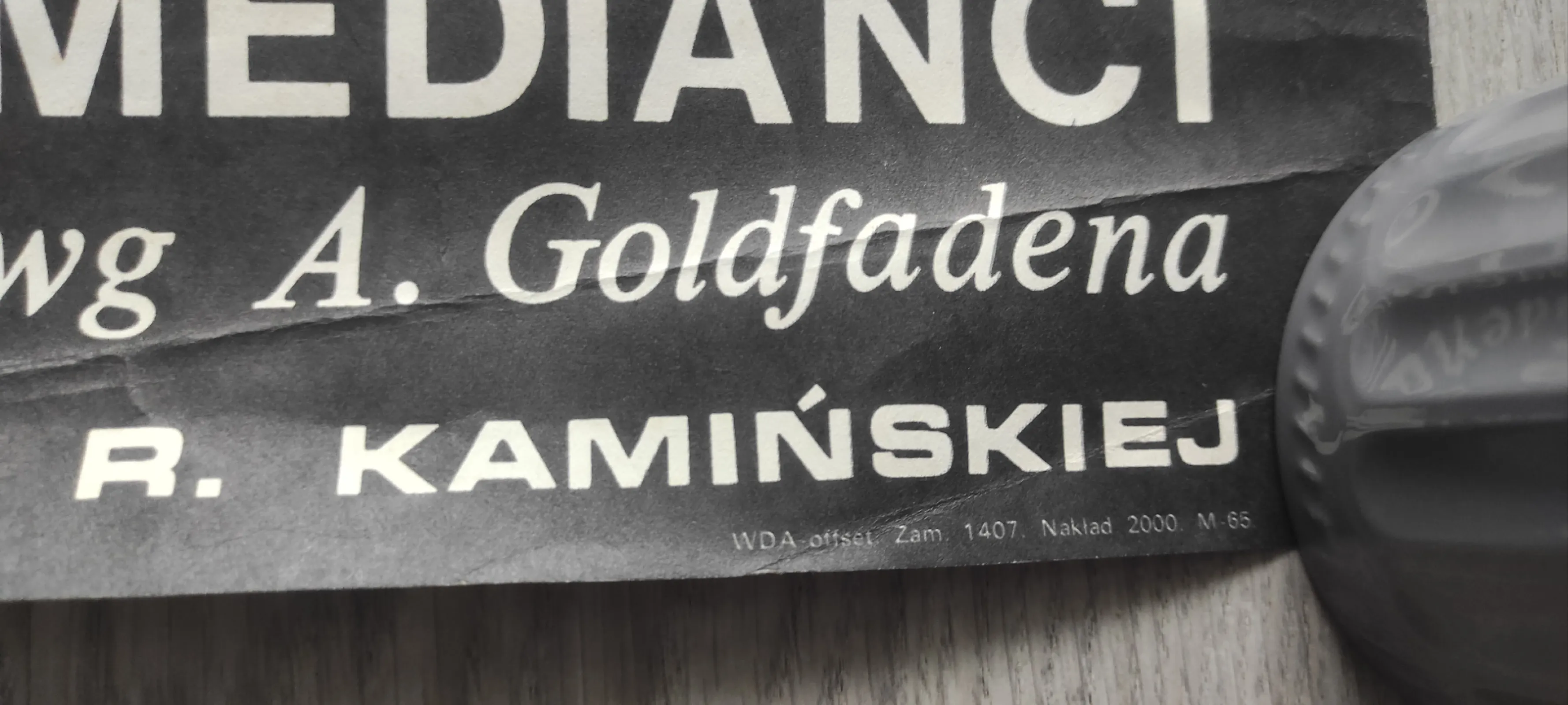 Plakat teatralny do sztuki "Komedianci" z 1976r