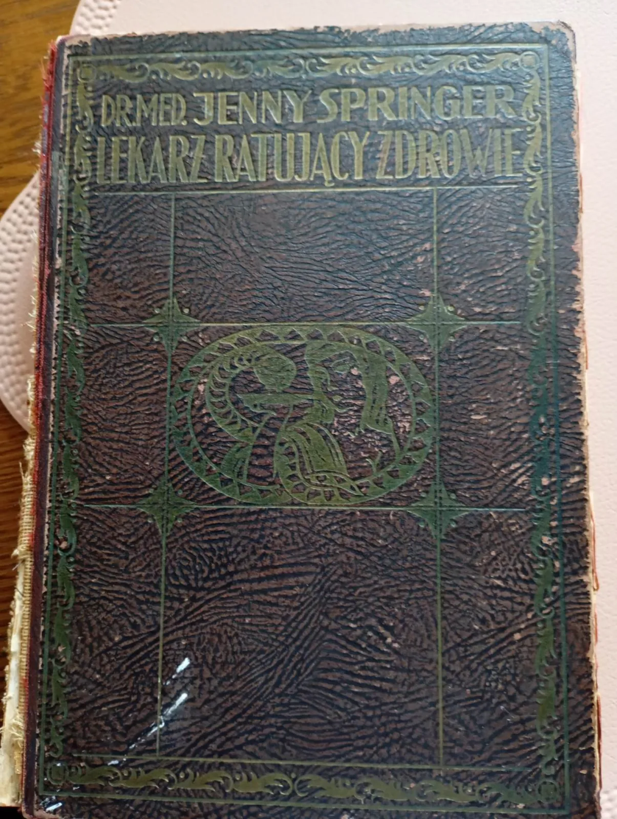 Lekarz ratujący zdrowie 2 tomy 1928 r.